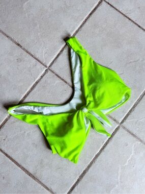 Amazon • Bikini Top
